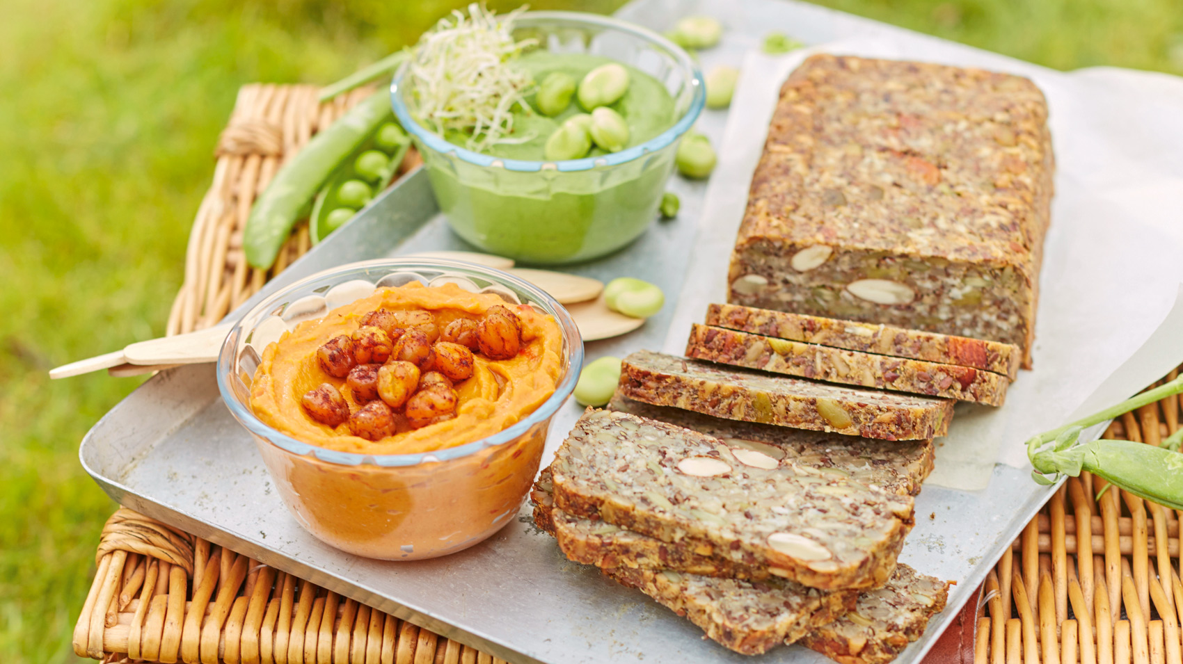 Picnic, 4 idee per il cestino delle scampagnate: le ricette Picnic, 4 idee per il cestino delle scampagnate: le ricette