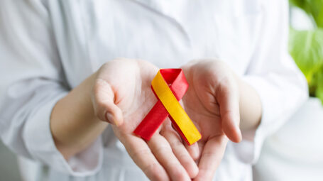 epatite, mani, nastro rosso giallo