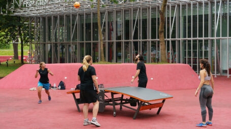 Mosca, area sport, parco, teqball, calcio, ping pong