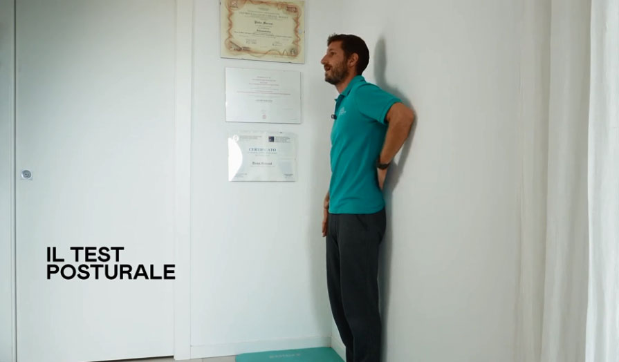Mal di schiena: il test per individuare posture errate e gli esercizi per correggerle – Video Mal di schiena: il test per individuare posture errate e gli esercizi per correggerle – Video