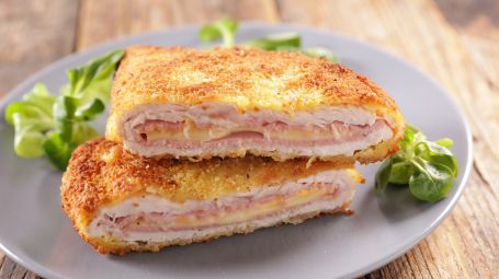 cordon bleu, filetti di pollo con prosciutto, formaggio, carne
