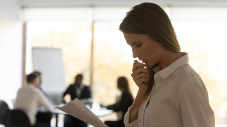 donna ansia paura parlare pubblico colleghi