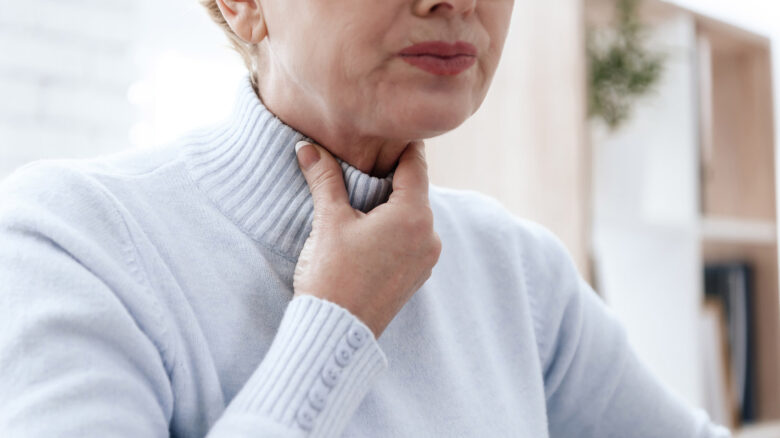 Menopausa: pancia gonfia, voce che cambia, sport e ormoni Menopausa: pancia gonfia, voce che cambia, sport e ormoni