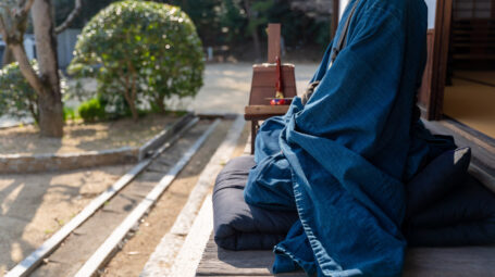 monaco che fa zazen, meditazione