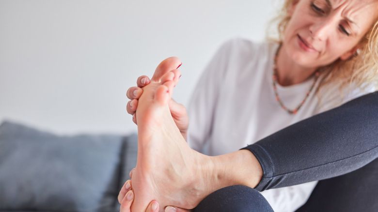 Menopausa: pelle segnata, poco tonica e secca, dolore ai piedi Menopausa: pelle segnata, poco tonica e secca, dolore ai piedi