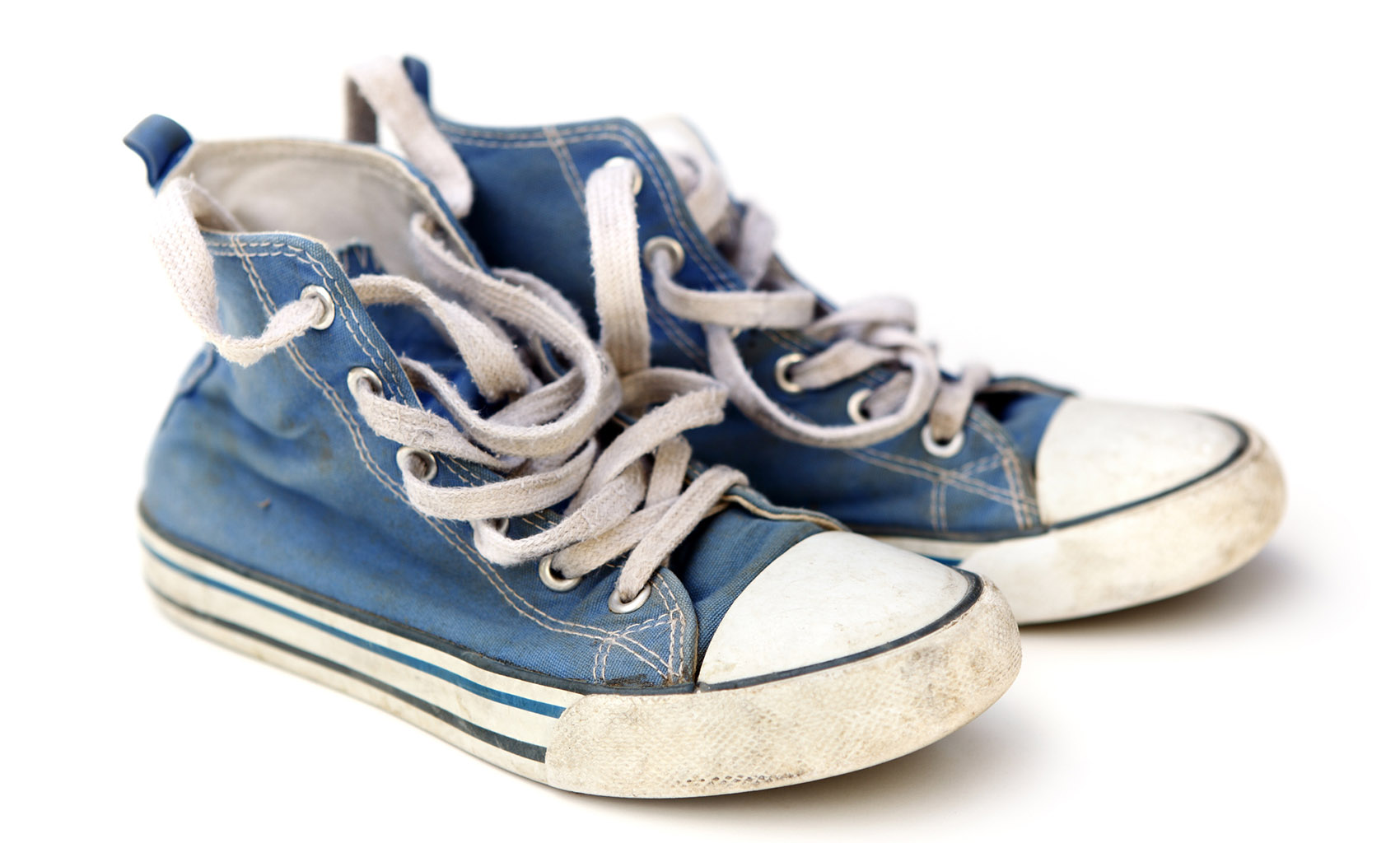 Sneakers, come lavare le scarpe da ginnastica senza rovinarle Sneakers, come lavare le scarpe da ginnastica senza rovinarle