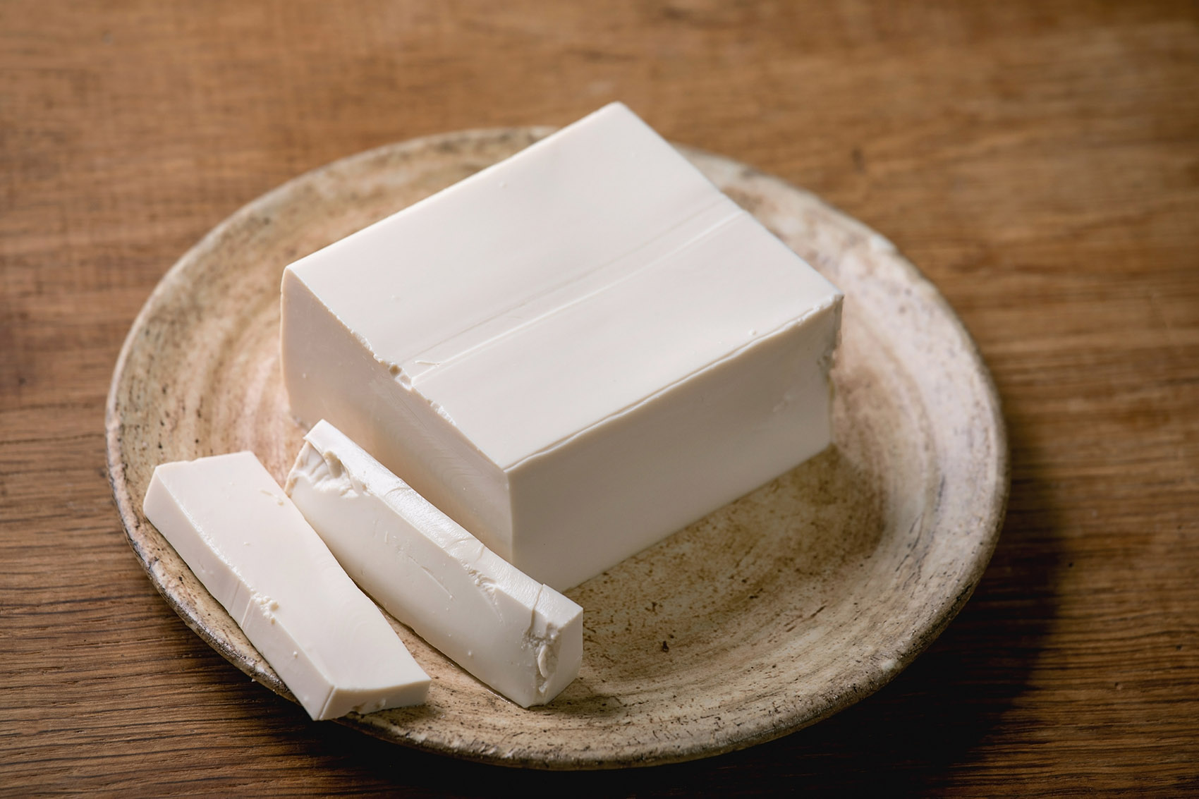 Come fare il tofu in casa e tre ricette da provare