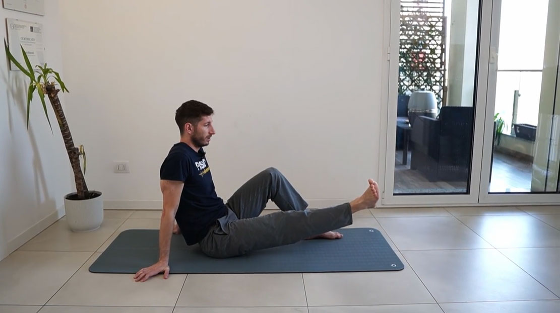 Fisioterapia, gli esercizi giusti se hai le gambe a parentesi – Video Fisioterapia, gli esercizi giusti se hai le gambe a parentesi – Video