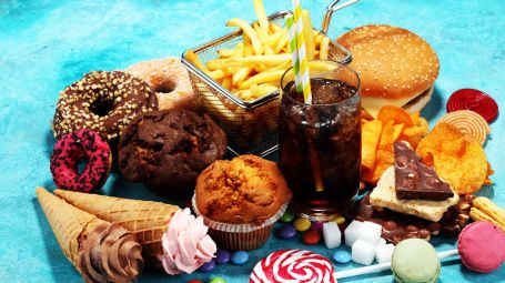 fast food, cibi ultraprocessati, patatine