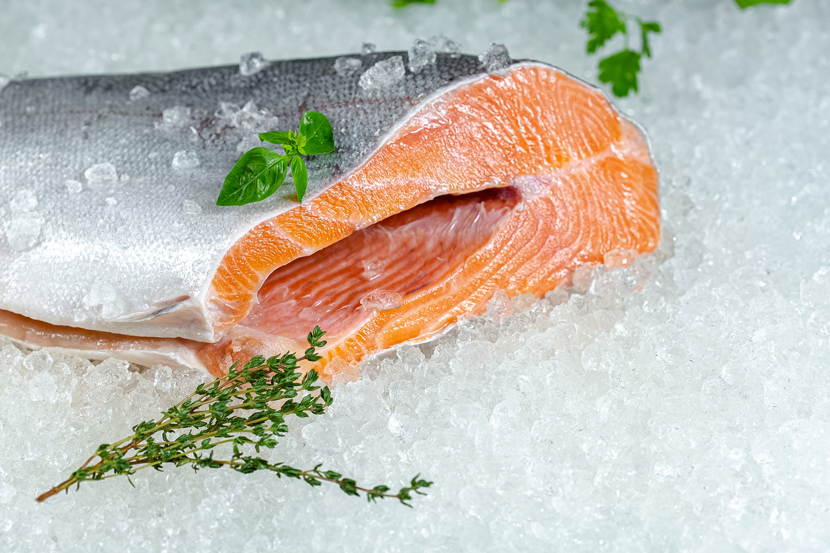 Come scegliere il salmone e consumarlo senza rischi Come scegliere il salmone e consumarlo senza rischi