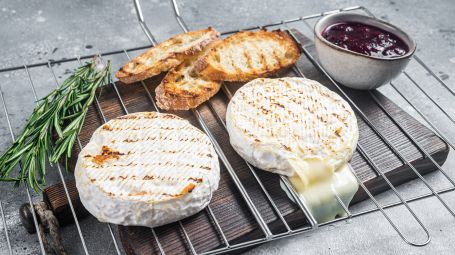 Camembert grigliato, formaggi