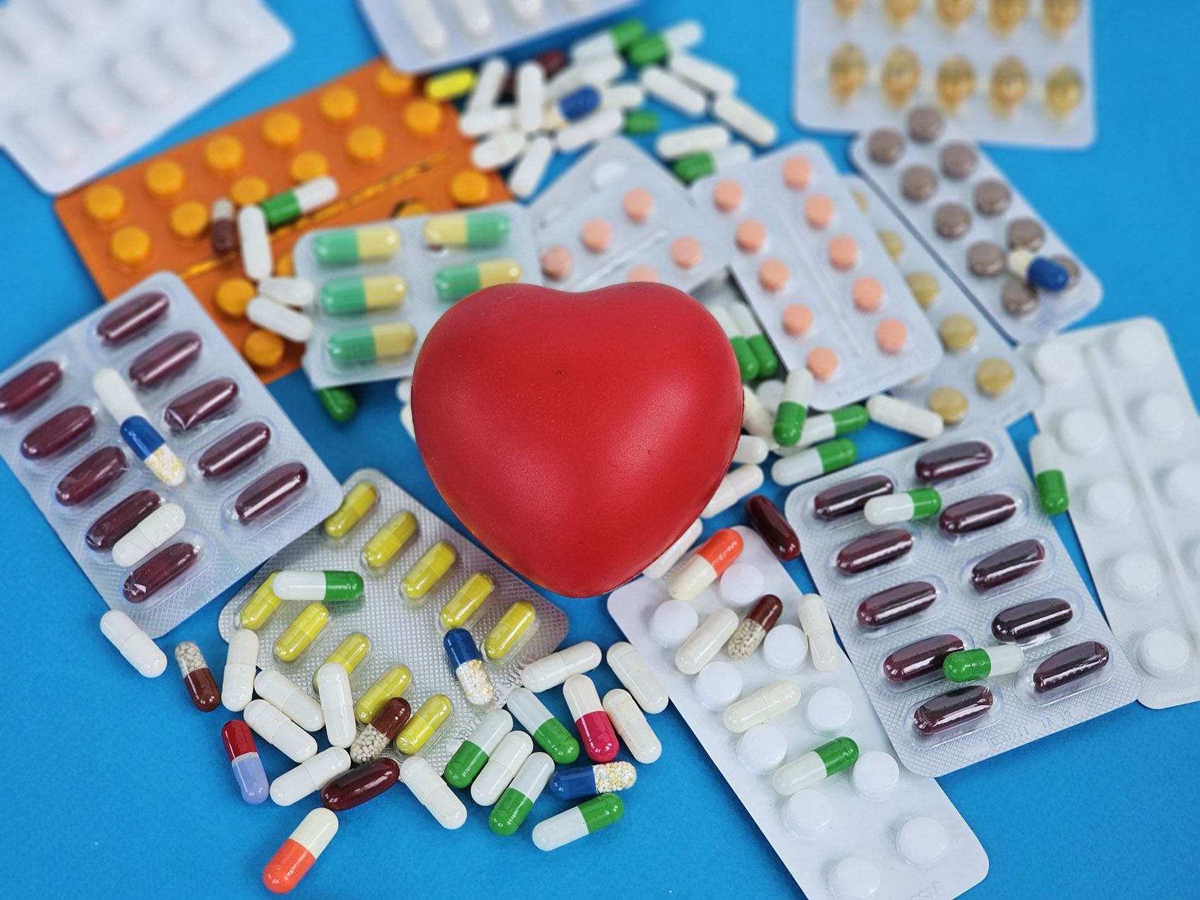 Farmaci e integratori alimentari: cosa fare in caso di reazioni avverse