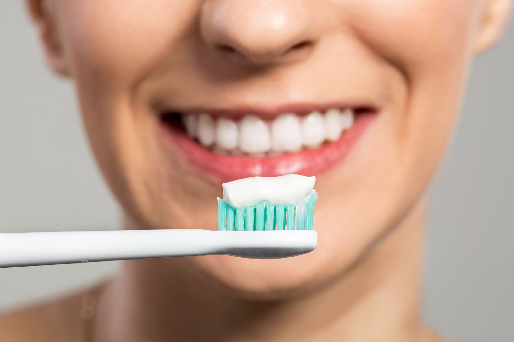 Quando il fluoro è nocivo: come prevenire la fluorosi dentale