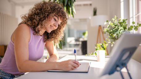 Decluttering mentale: come liberarsi dal sovraccarico cognitivo