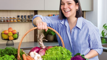 Elena Savino fotografata nella sua cucina