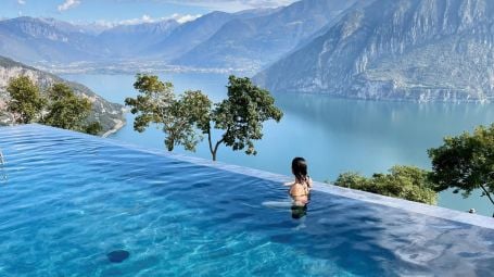 Piscine calde in Italia: 10 destinazioni per un viaggio tra relax e panorami mozzafiato