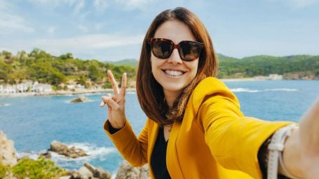 Sempre in cerca di like: cos’è il narcisismo digitale