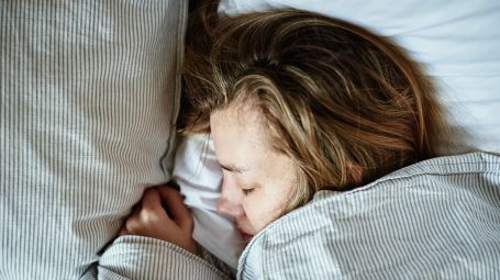 Naso chiuso di notte: cause e soluzioni