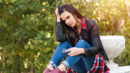 Benching: quando in amore ti senti la “riserva” e come uscirne