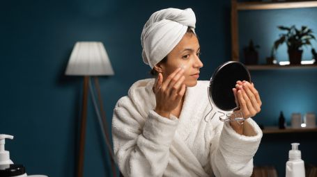 Crema notte, la skincare giusta da fare prima di andare a letto
