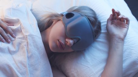 Sleepmaxxing: cos’è e quali rituali per ottimizzare il sonno sono davvero utili