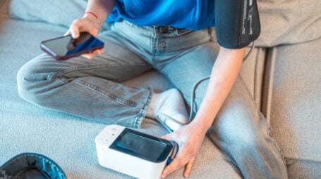 Perché l’ipocondria dilaga: i sintomi e i rimedi