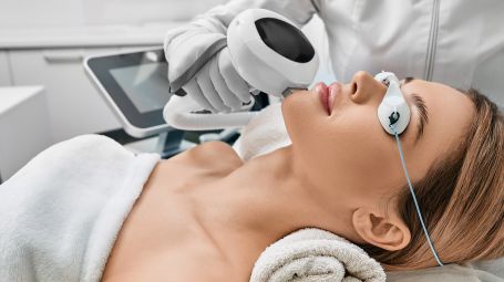 Luce pulsata, fotoringiovanimento, trattamento della rosacea, rimozione di macchie, IPL