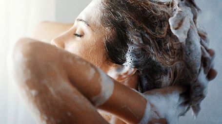 Guida agli shampoo medicati: cosa sono e a cosa servono