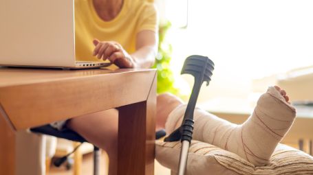 Menopausa: entro quando iniziare la Tos, fratture, calo udito