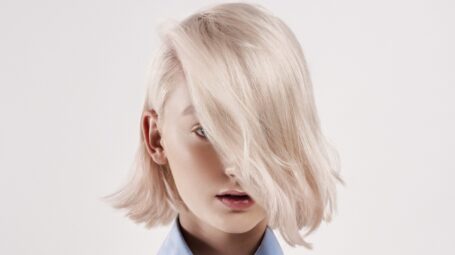 Orgoglio capelli bianchi, 5 consigli per averli luminosi come quelli delle star