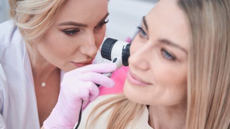 Angiomi e rossori in viso dopo i 40: i migliori laser per cancellarli