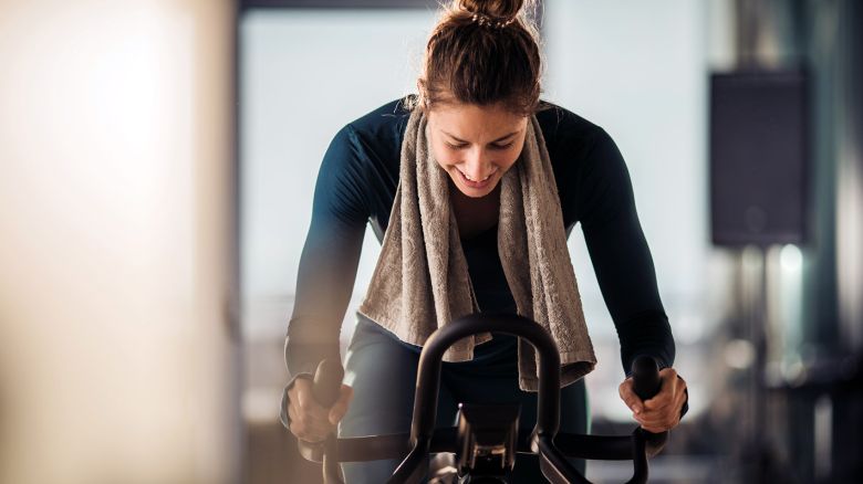 Glutei sodi in 2 mesi: il programma tra bici (da spinning) ed esercizi mirati