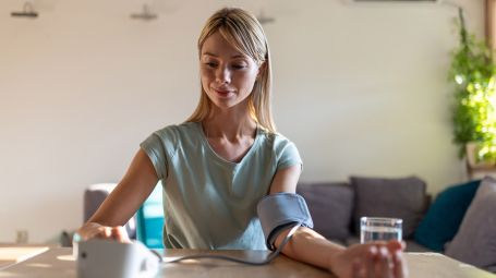 Pressione alta: 9 errori che fai ogni giorno senza saperlo