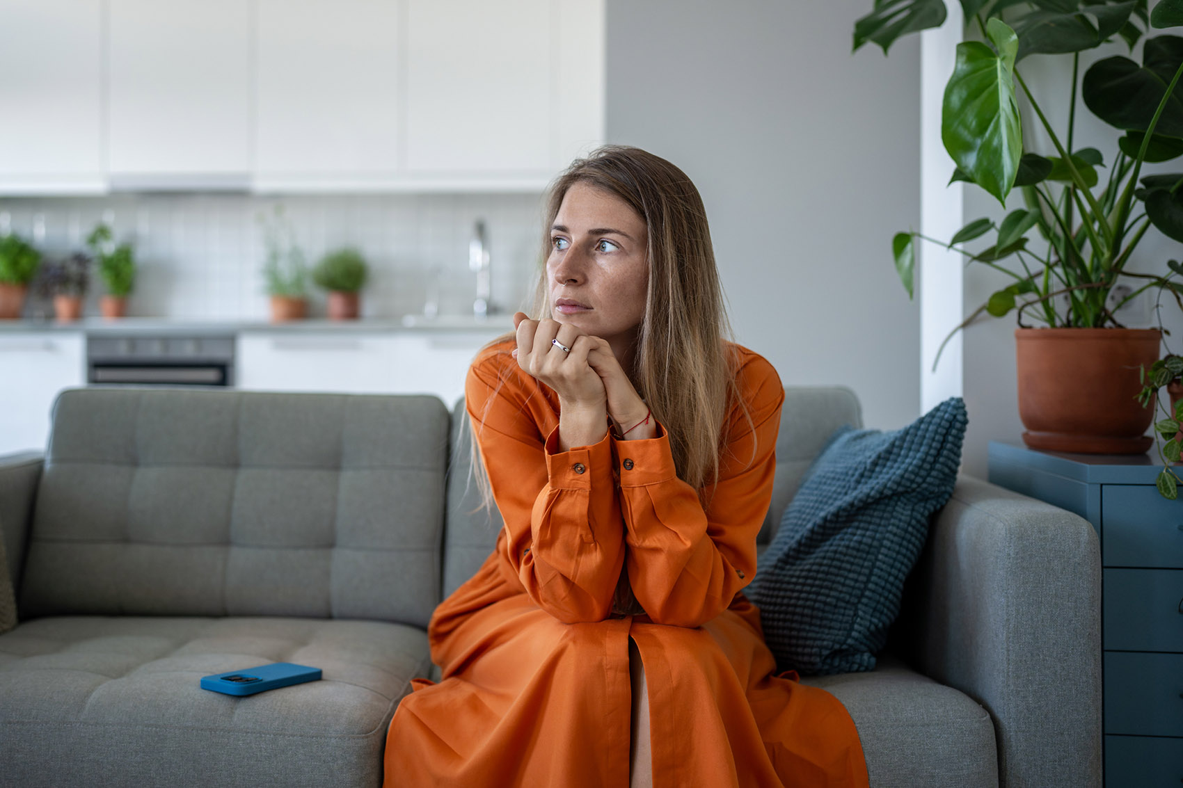 Sei stanca, triste, irritabile: gli ormoni guidano il tuo umore Sei stanca, triste, irritabile: gli ormoni guidano il tuo umore