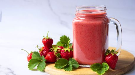 5 frullati contro gonfiore e stanchezza (approvati dalla nutrizionista)