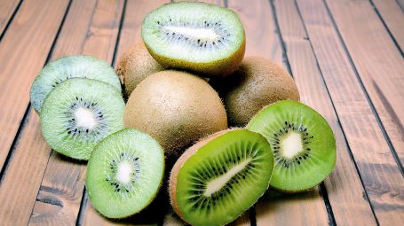 Stitichezza cronica: bastano 2 kiwi al giorno? Ecco le nuove linee guida