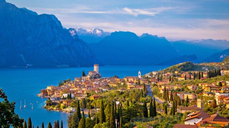 Lago di Garda: borghi segreti e trekking tematici tra tre regioni