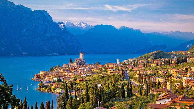 Lago di Garda: borghi segreti e trekking tematici tra tre regioni