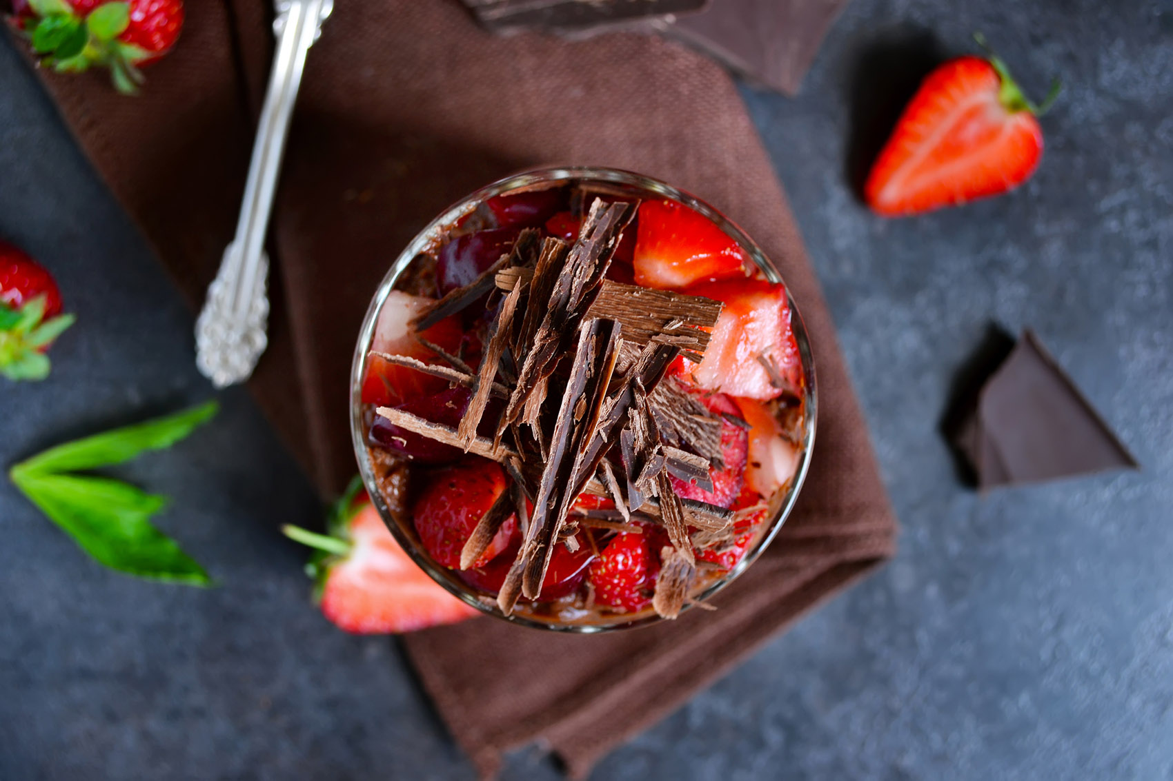 Uova di Pasqua avanzate? 7 ricette light (e golose) per riciclare il cioccolato Uova di Pasqua avanzate? 7 ricette light (e golose) per riciclare il cioccolato