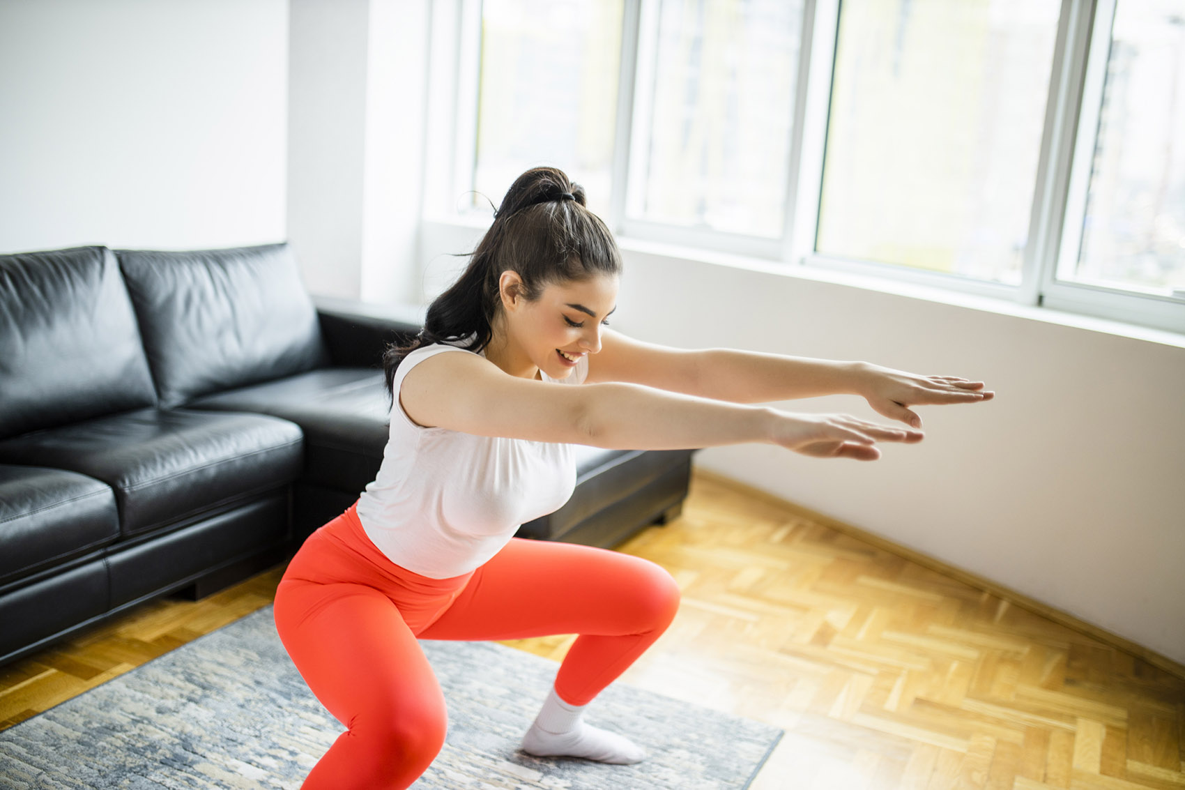 Snellire gambe e cosce: 4 esercizi da fare a casa che funzionano Snellire gambe e cosce: 4 esercizi da fare a casa che funzionano