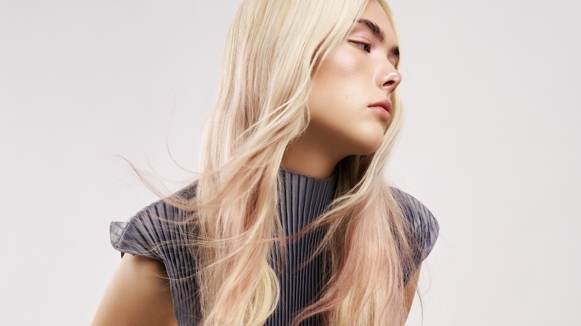 Profumi per capelli, il trend dell’estate 2026 conquista tutti. Ecco perché e gli errori da non fare Profumi per capelli, il trend dell’estate 2026 conquista tutti. Ecco perché e gli errori da non fare