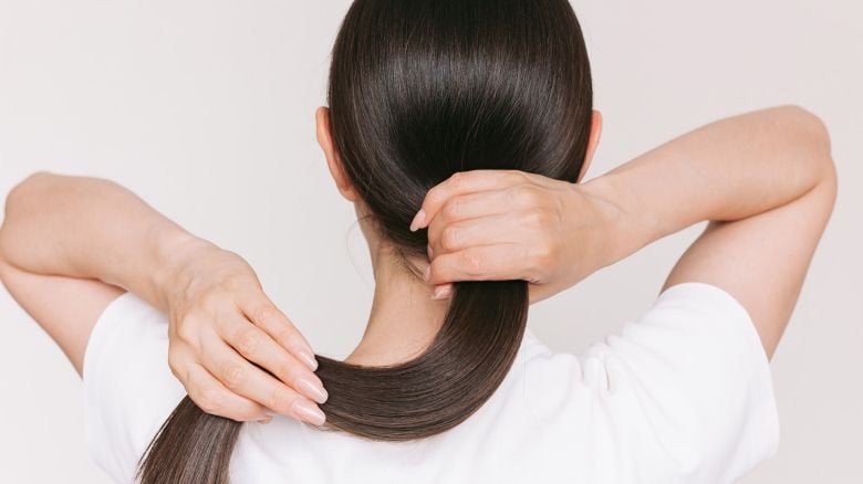 Capelli, coda di cavallo anti-caldo: i trend che uniscono stile e comfort