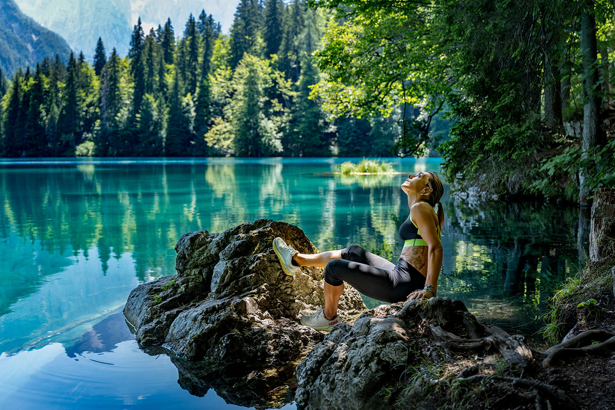Forest bathing: l’arte di rallentare tra i boschi del Friuli Venezia Giulia Forest bathing: l’arte di rallentare tra i boschi del Friuli Venezia Giulia