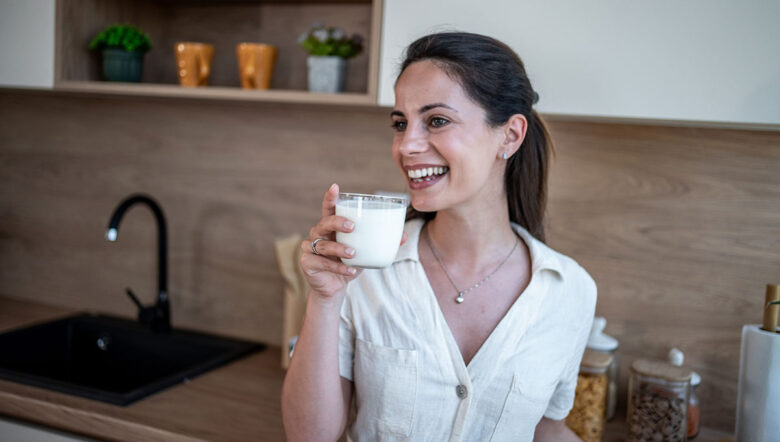donna beve kefir