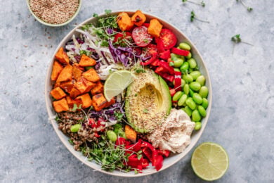 Insalate vegane piatti unici: 4 ricette leggere e veloci da preparare