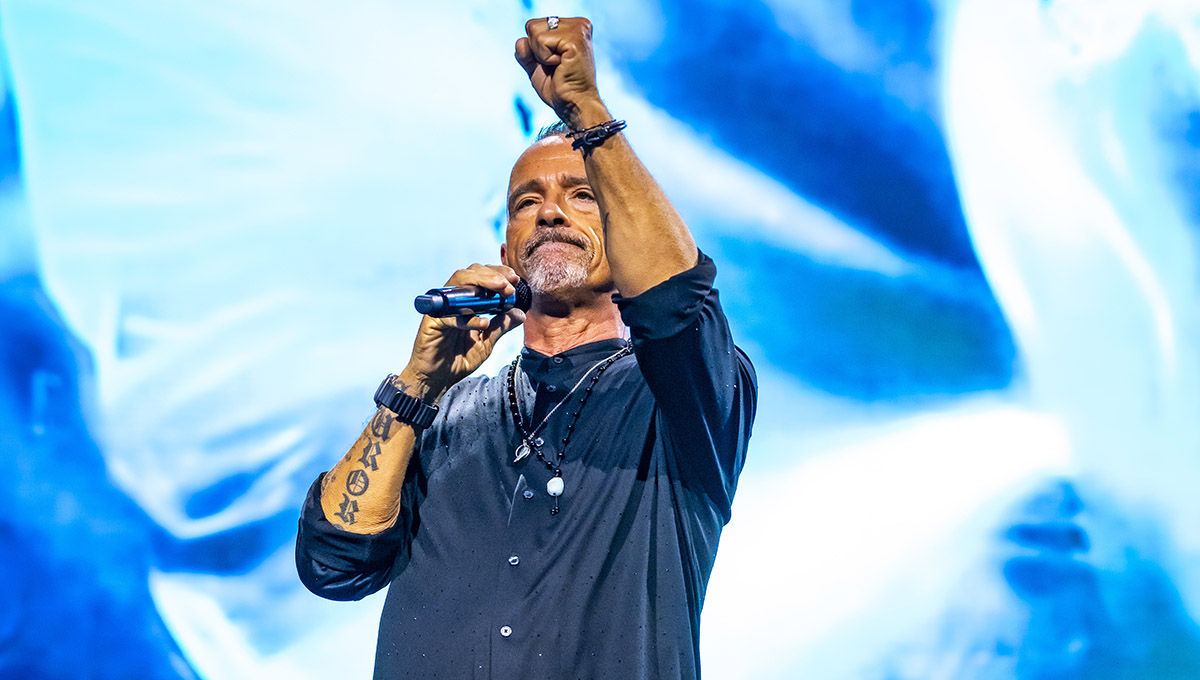 Eros Ramazzotti e l’intervento chirurgico: cos’è l’ispessimento delle corde vocali e i sintomi da non sottovalutare Eros Ramazzotti e l’intervento chirurgico: cos’è l’ispessimento delle corde vocali e i sintomi da non sottovalutare