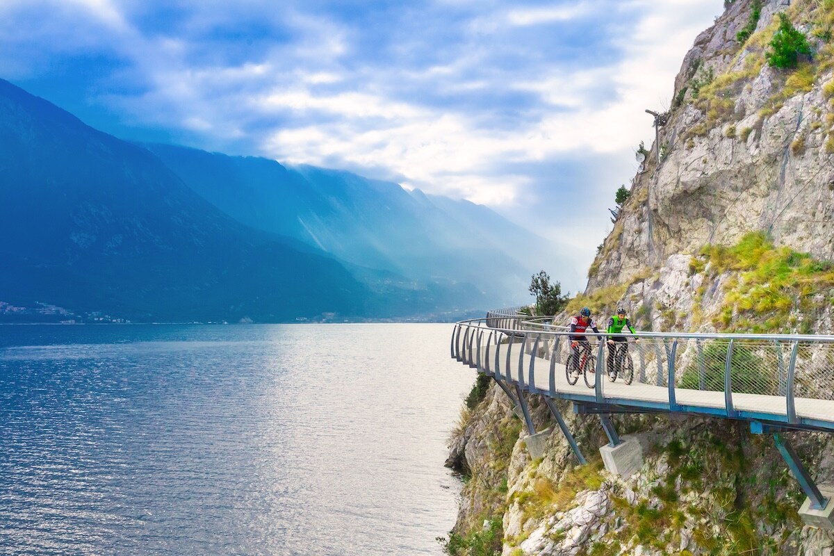 Vacanze in bici: tra libertà e voglia di benessere, conquistano sempre più donne Vacanze in bici: tra libertà e voglia di benessere, conquistano sempre più donne