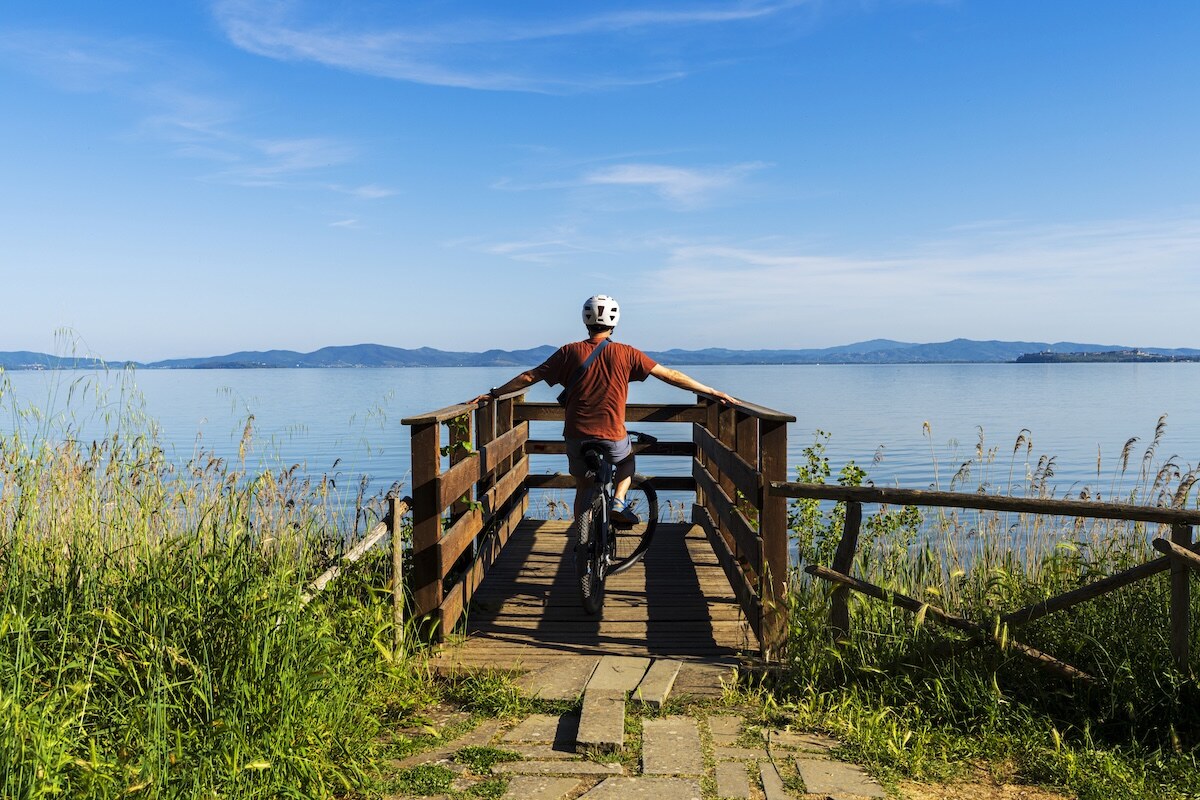 Vacanze in bici: tra libertà e voglia di benessere, conquistano sempre più donne Vacanze in bici: tra libertà e voglia di benessere, conquistano sempre più donne