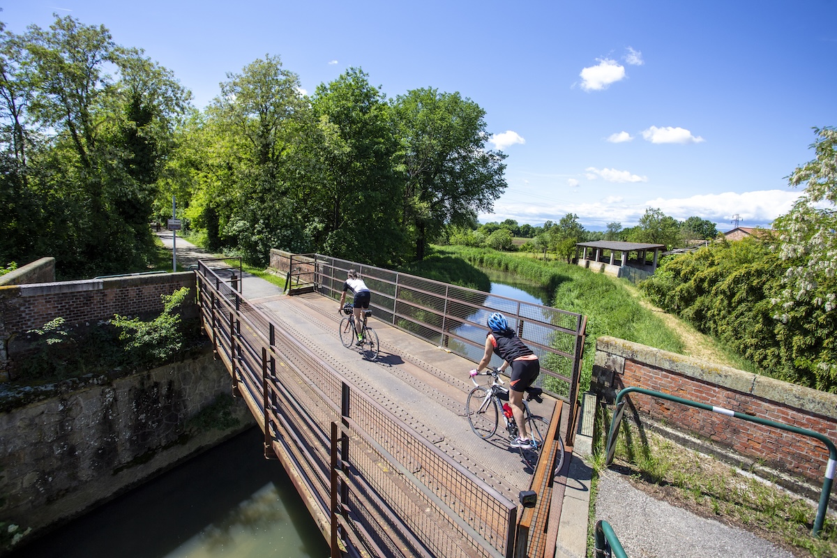 Vacanze in bici: tra libertà e voglia di benessere, conquistano sempre più donne Vacanze in bici: tra libertà e voglia di benessere, conquistano sempre più donne