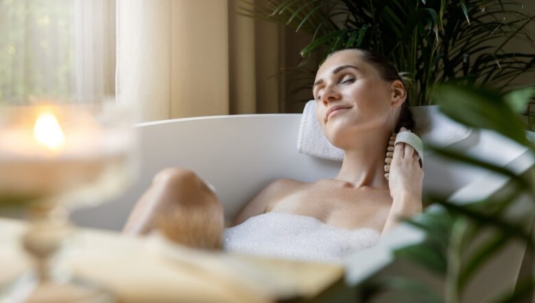 donna in relax hammam bagno